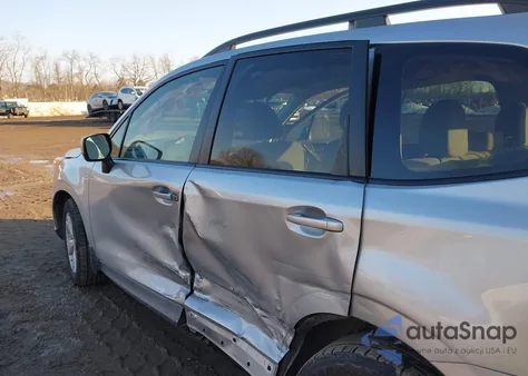 2015 Subaru Forester 2.5I Premium z USA, uszkodzony, nr VIN JF2SJADC7FH525312